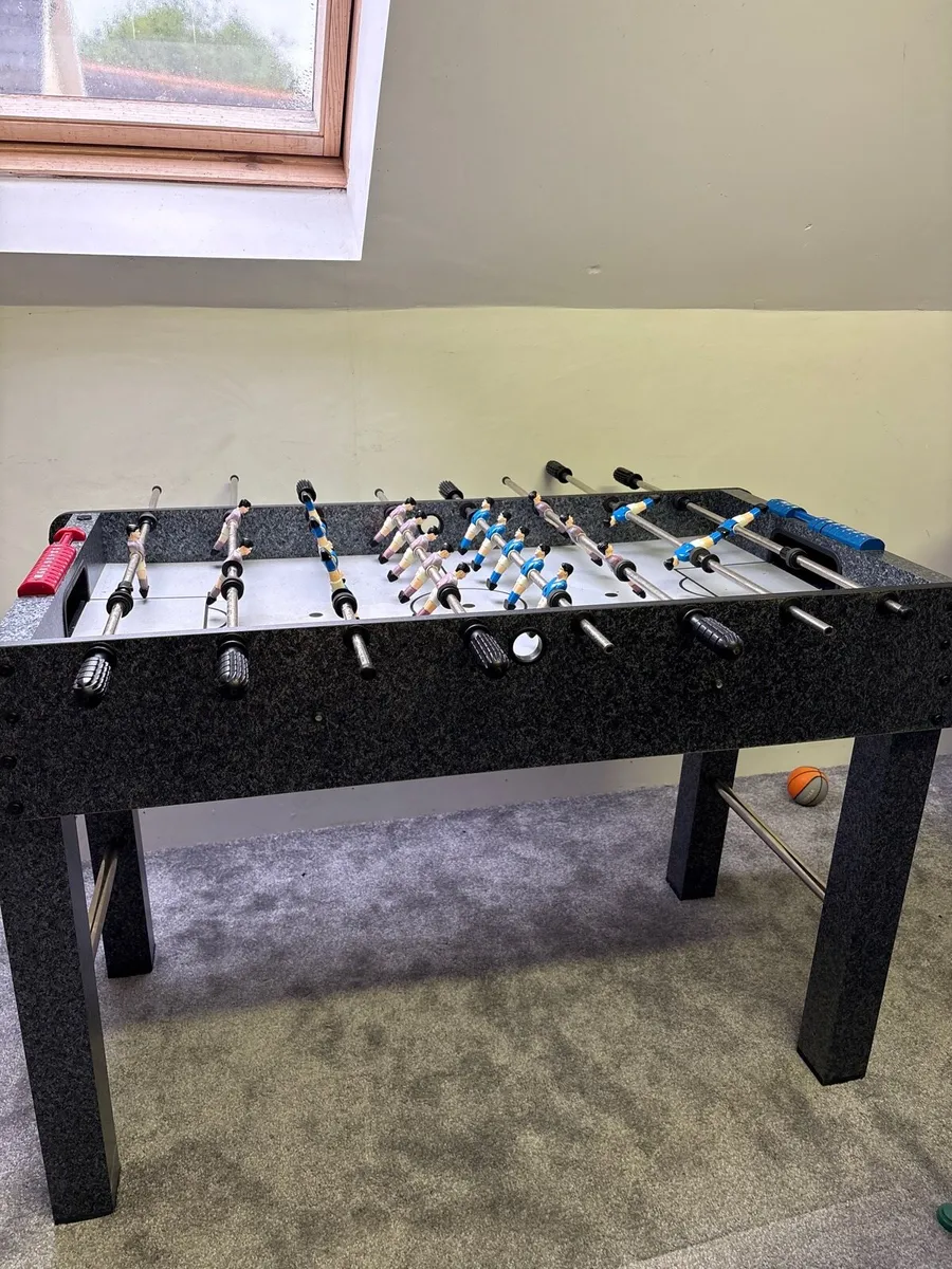 Soccer table - Image 1