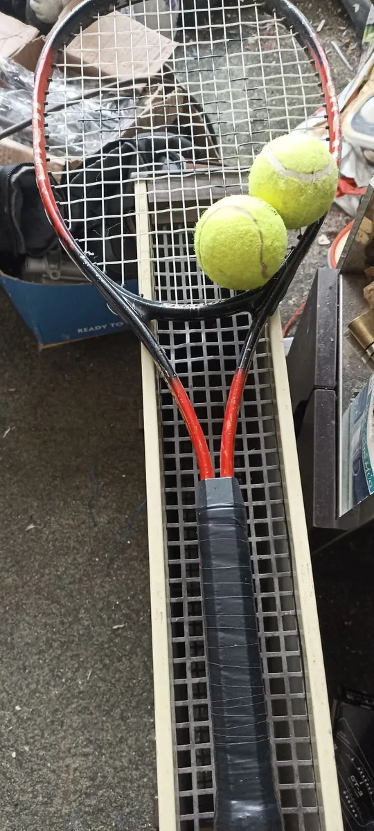 Dunlop Tennis Racket &.Balls - Image 2