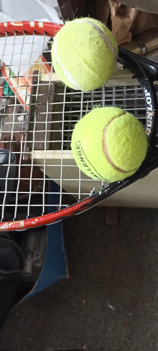 Dunlop Tennis Racket &.Balls - Image 4