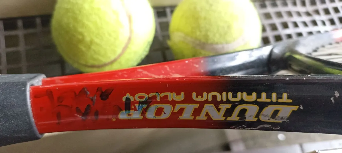 Dunlop Tennis Racket &.Balls - Image 3