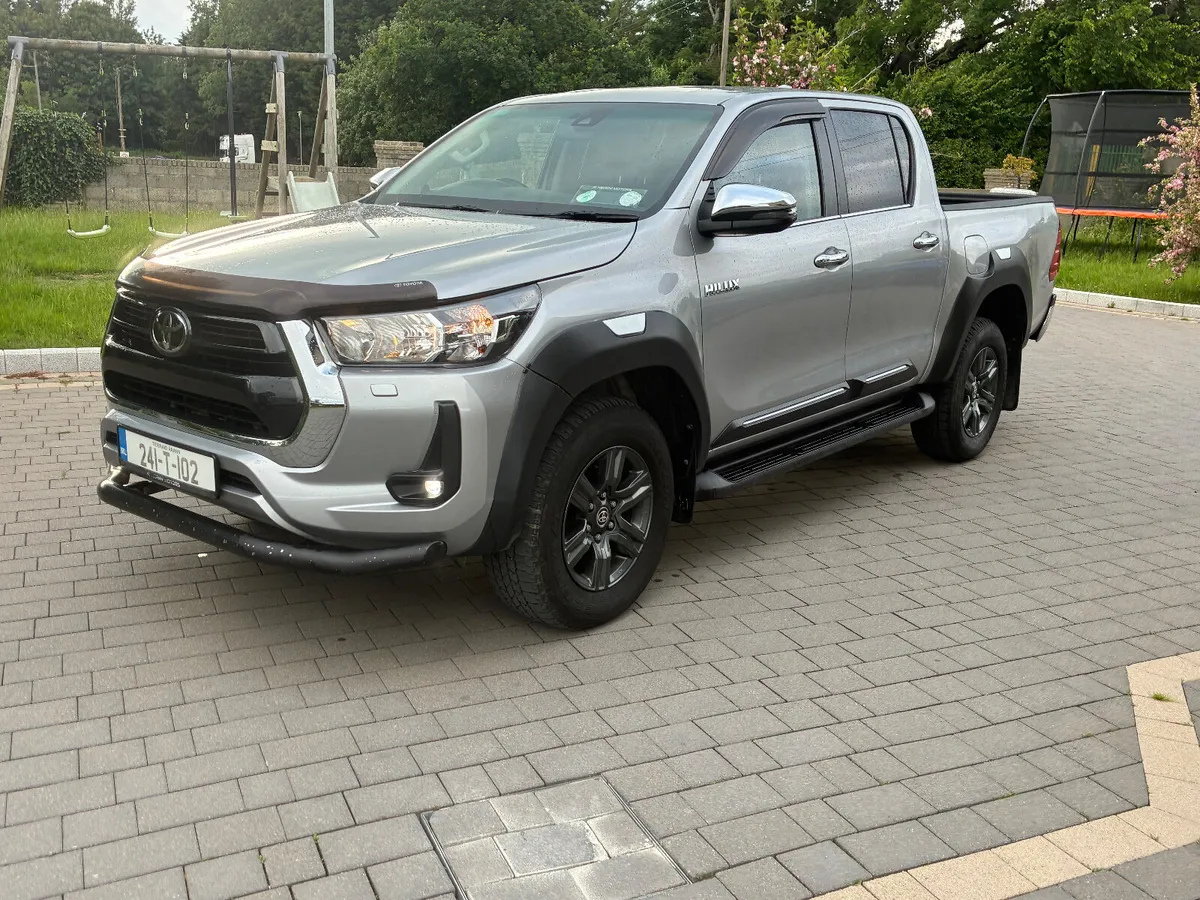 Toyota Hilux 2024 - Image 1