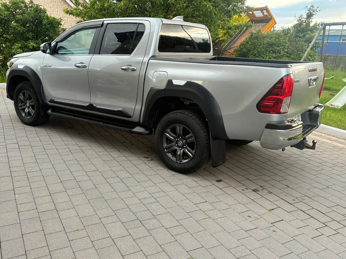 Toyota Hilux 2024 - Image 4