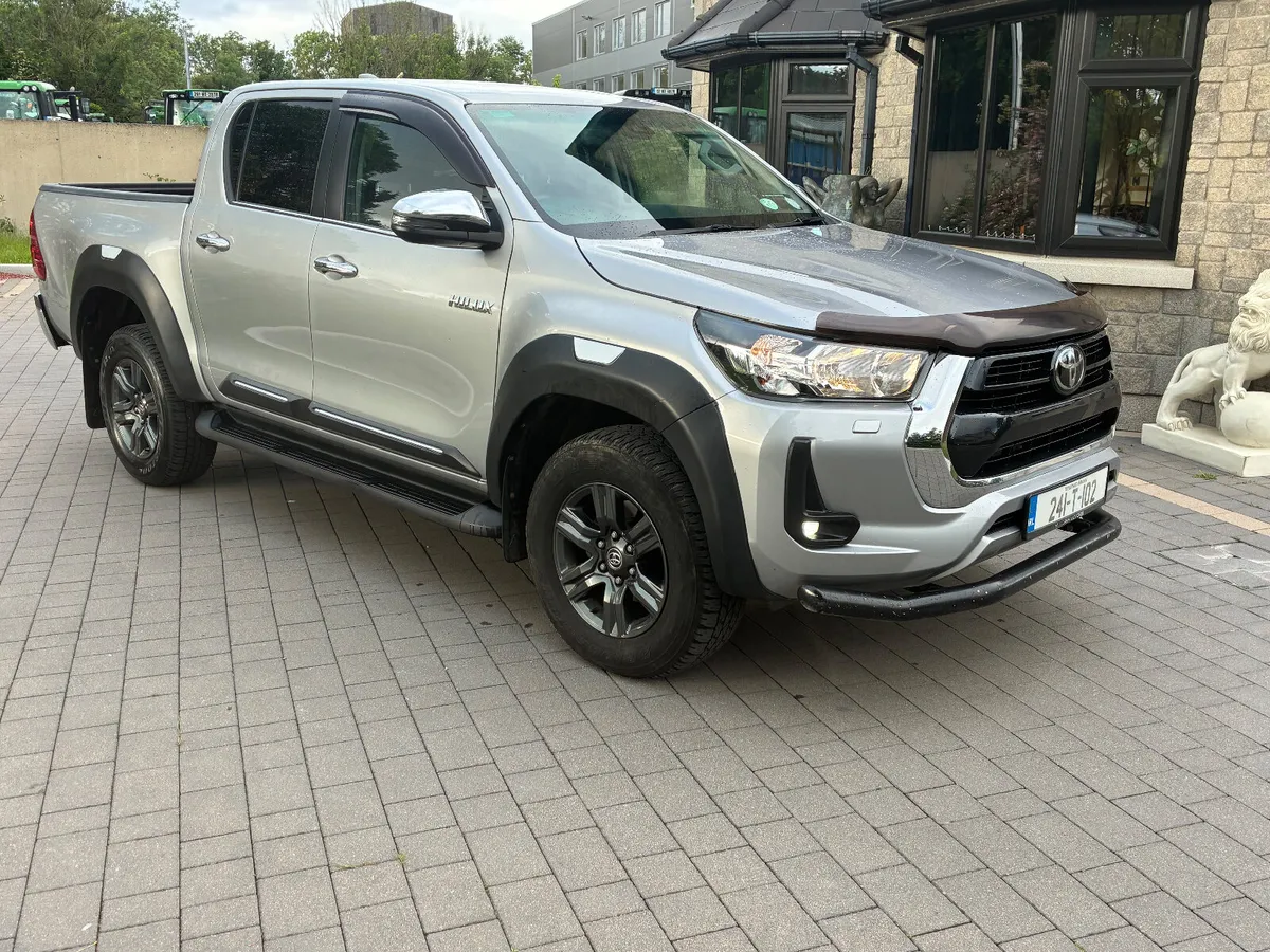 Toyota Hilux 2024 - Image 2