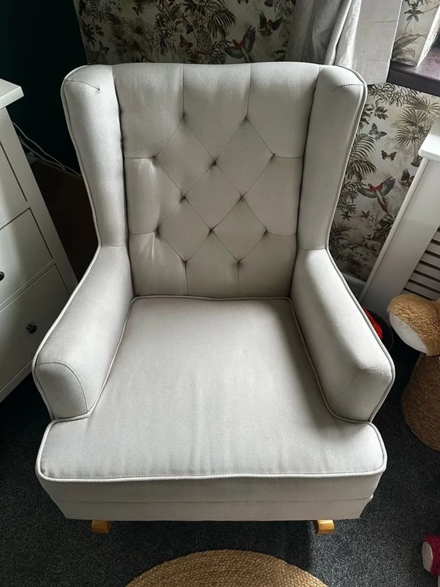 Nursery Rocking Chair Excellent Condition - Image 3