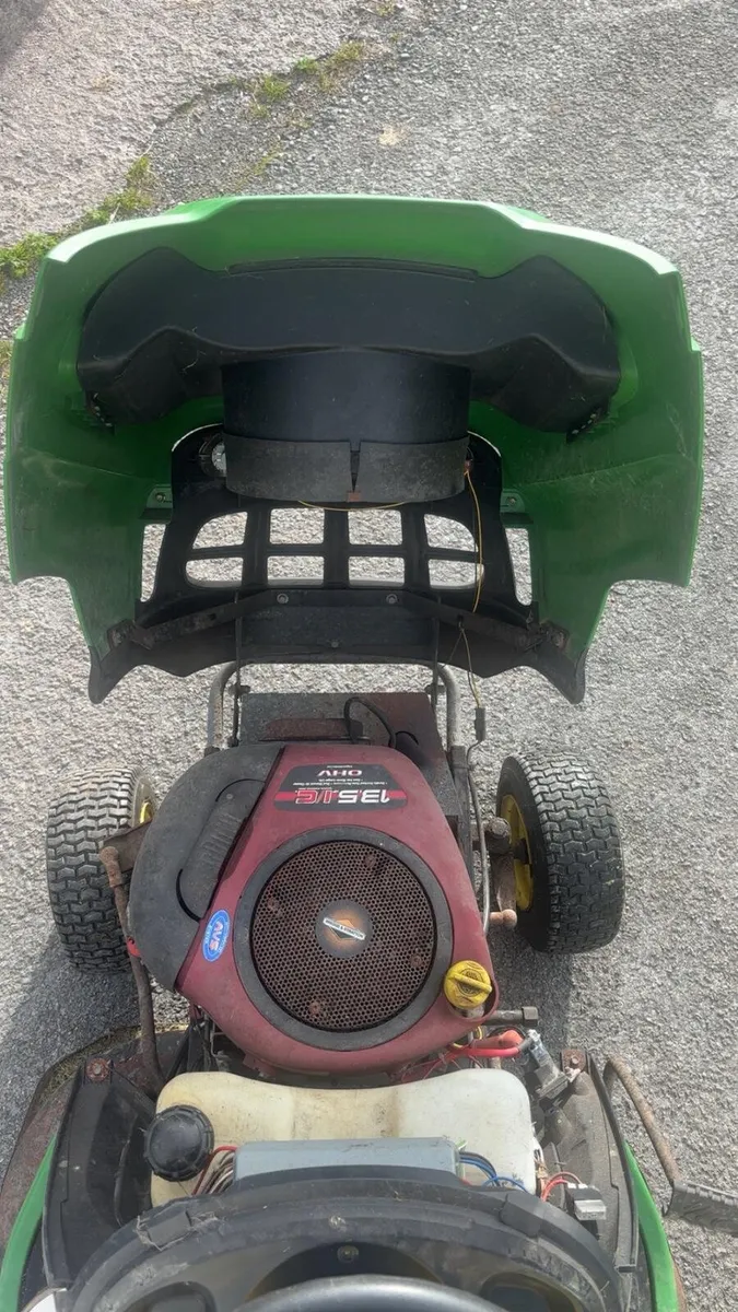 Ride on lawnmower - Image 2