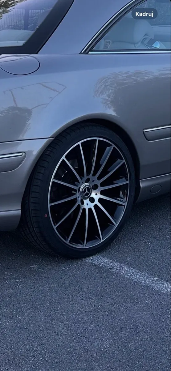 Mercedes genuine amg alloy wheels - Image 1