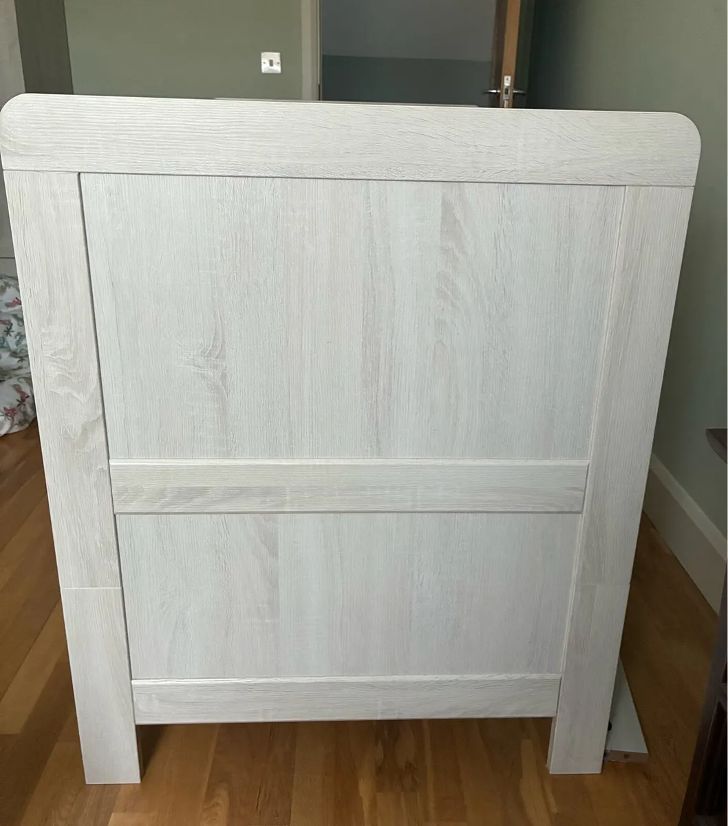 Mamas & Papas Cot Bed & Bundle - Image 2