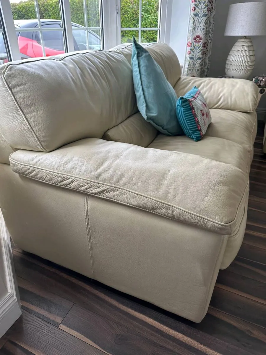 Leather 2 seater couch - Image 3