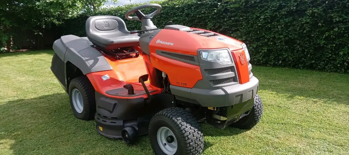 Husqvarna TC138 Ride On Lawnmower - Image 3