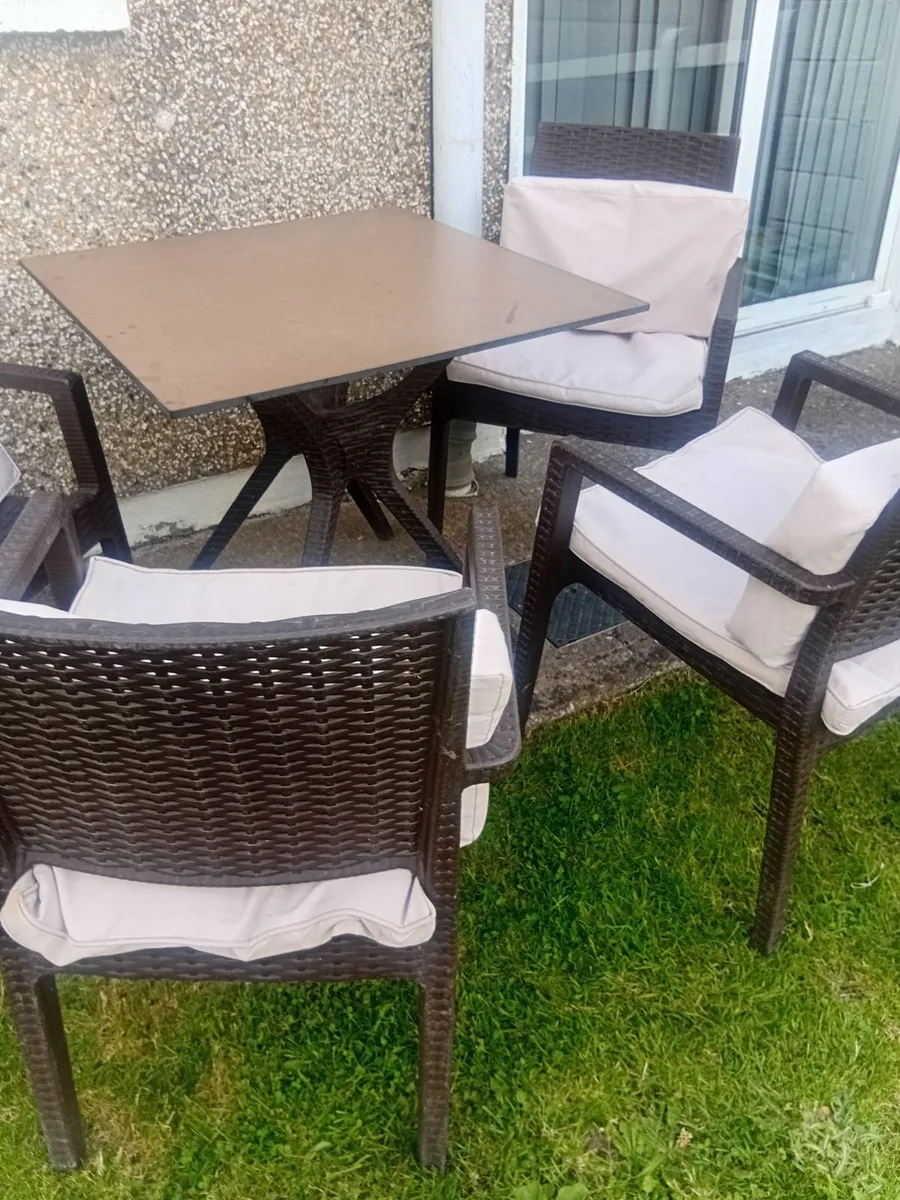GARDEN TABLE & CHAIRS - Image 2