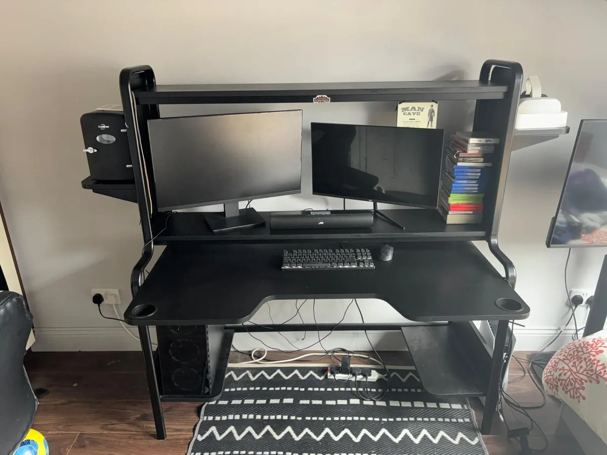 Gaming desk
