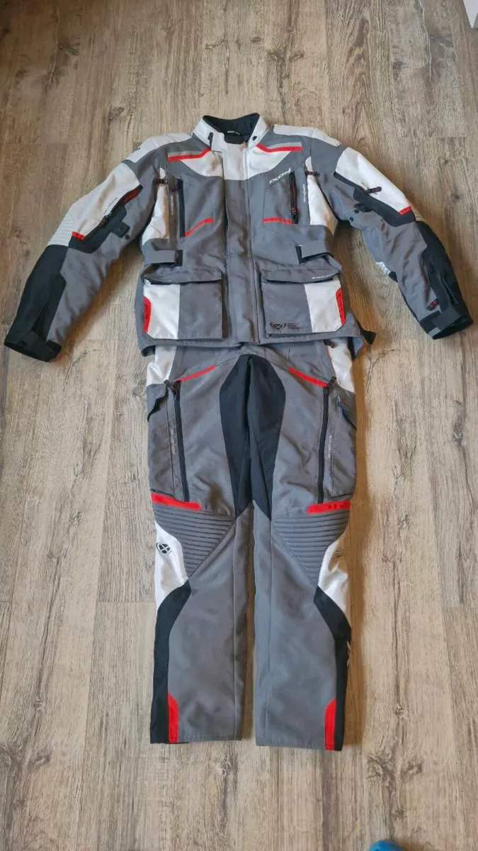 Motorcycle & Bicycle Gear - Image 3