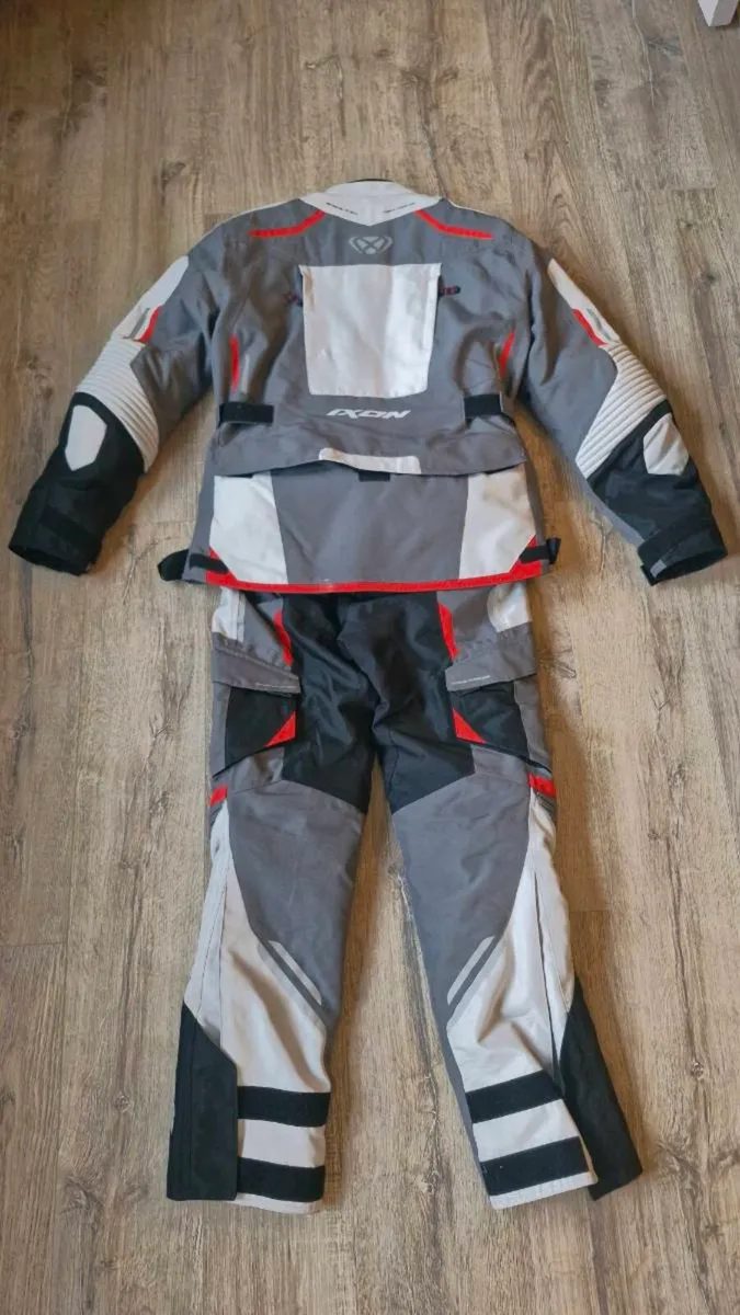 Motorcycle & Bicycle Gear - Image 2