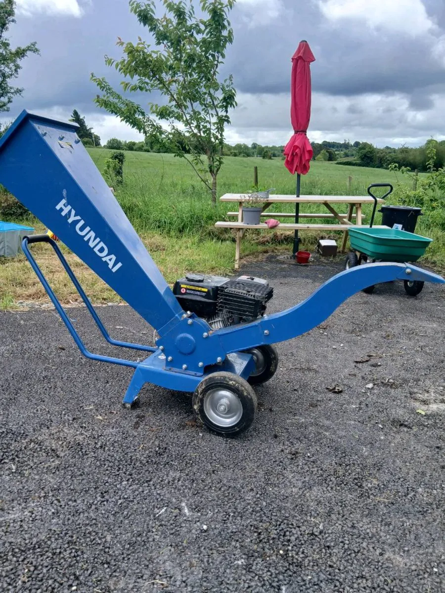Hyundai wood 212cc wood chipper - Image 1