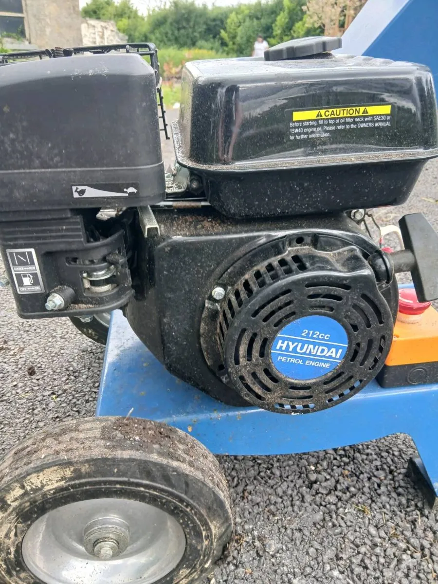 Hyundai wood 212cc wood chipper - Image 2