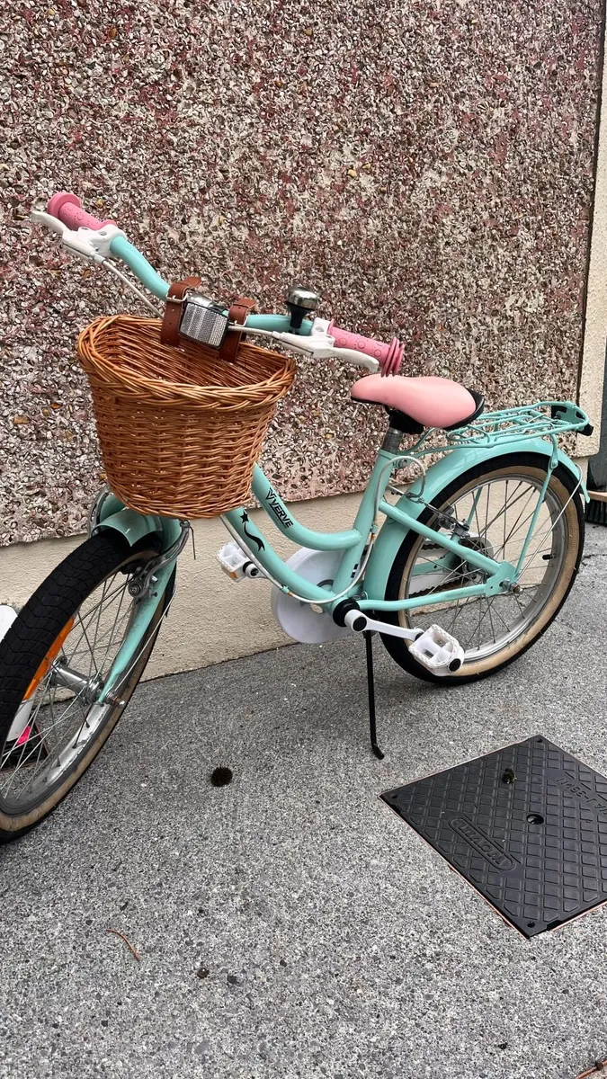 KIDS BIKE - Image 1