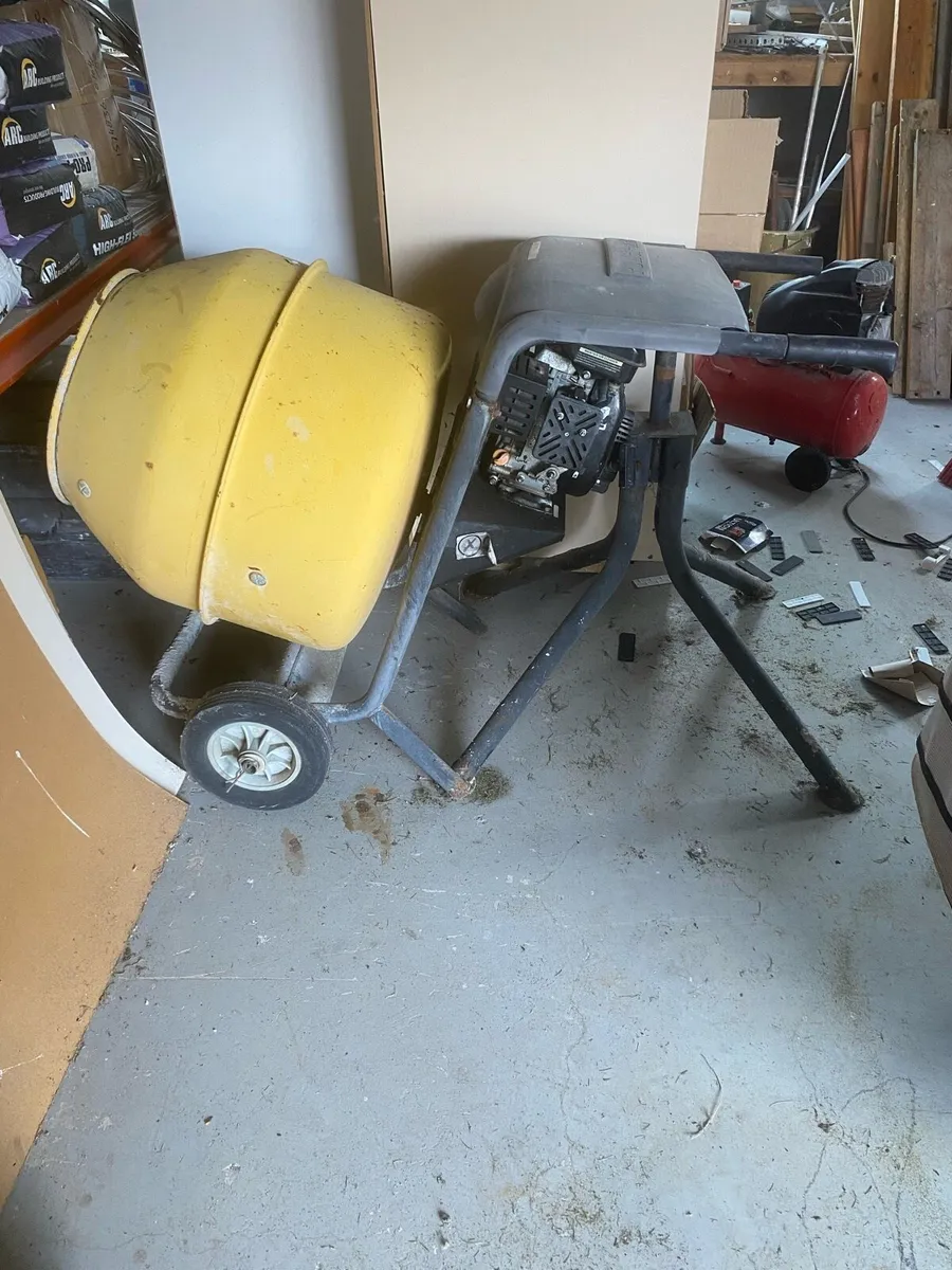 Cement mixer petrol - Image 1