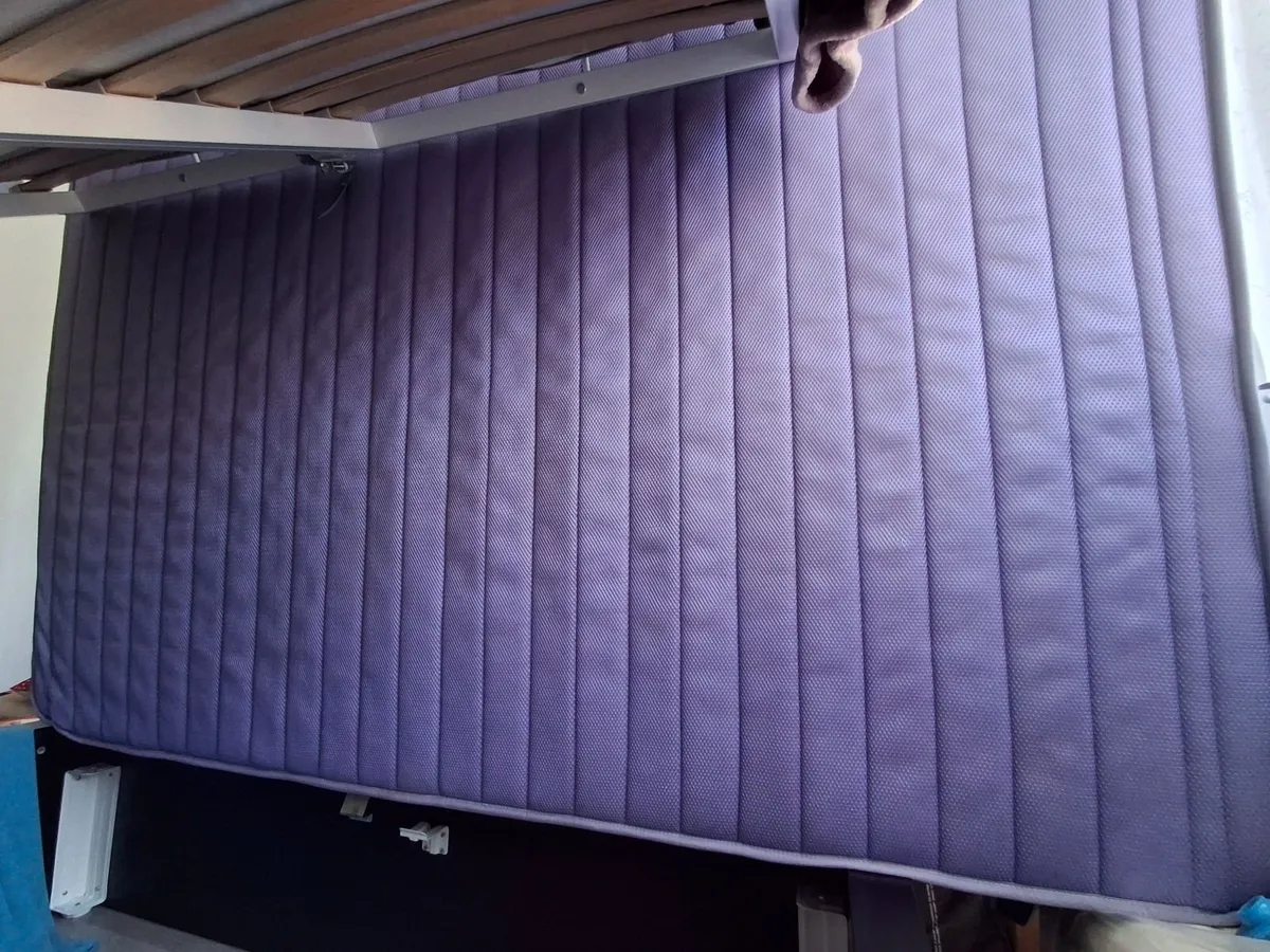 Double Mattress 140x200 cm in excellent condition - Image 2