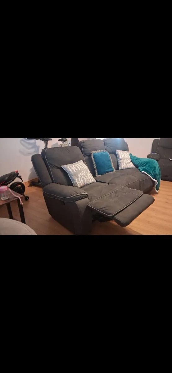 3seater and 2 seater manual recliners set - Image 3