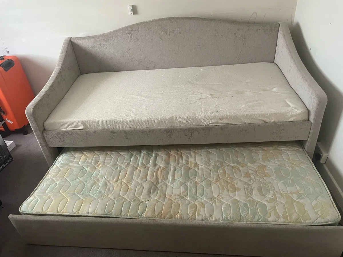 Sofa bed - Image 2