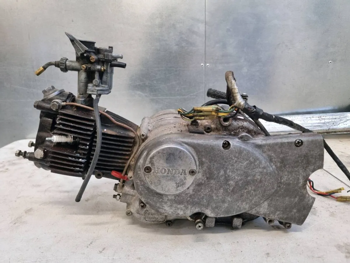 Honda 50   C100 Engine