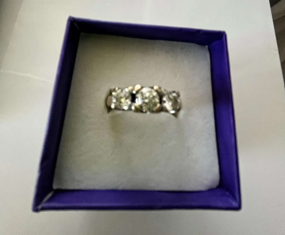 18ct White Gold 3-Stone Diamond Ring – Size 58 (Q) - Image 1