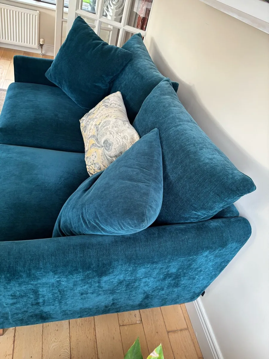 Couch - Image 4