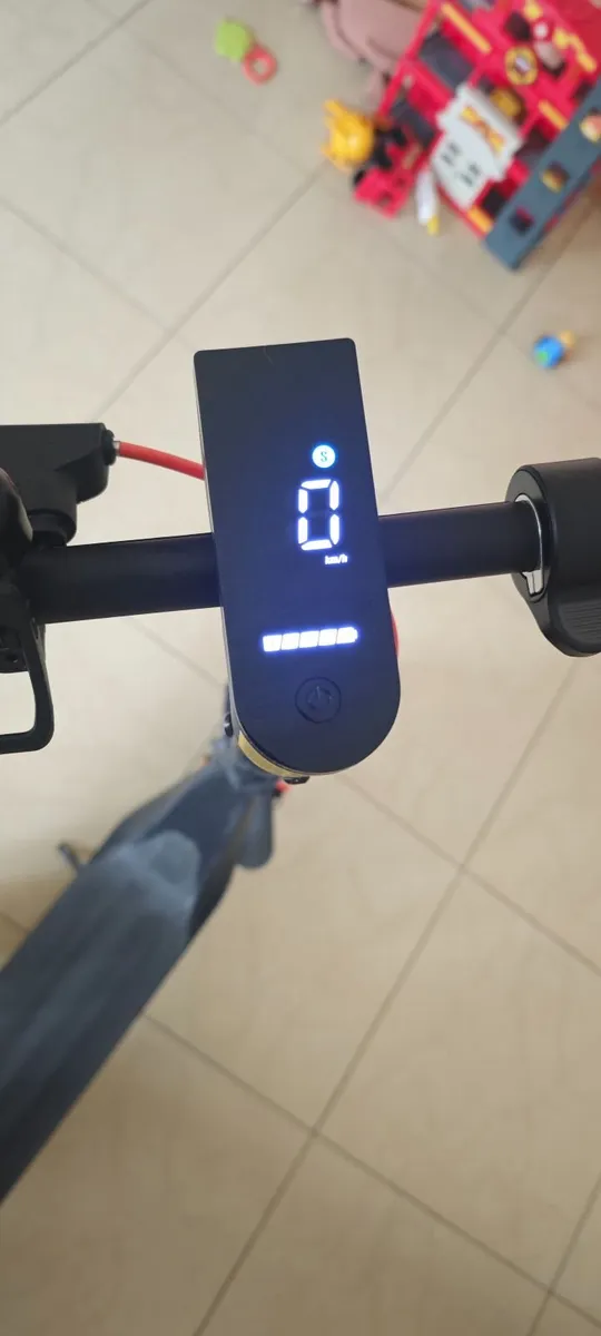 Xiaomi Electric Scooter 4 Lite (2nd Gen) - Image 1