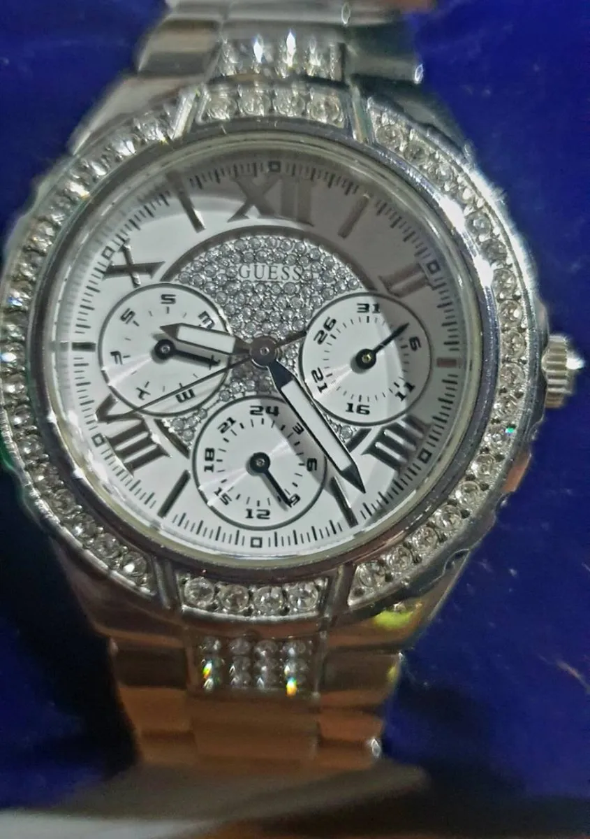 GUESS LADYS WATCH - Image 3