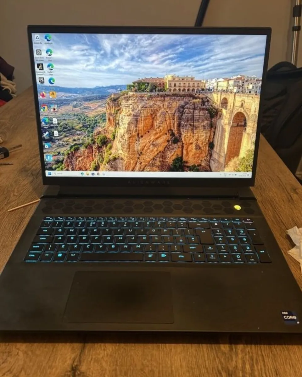 Laptop Alienware - Image 1