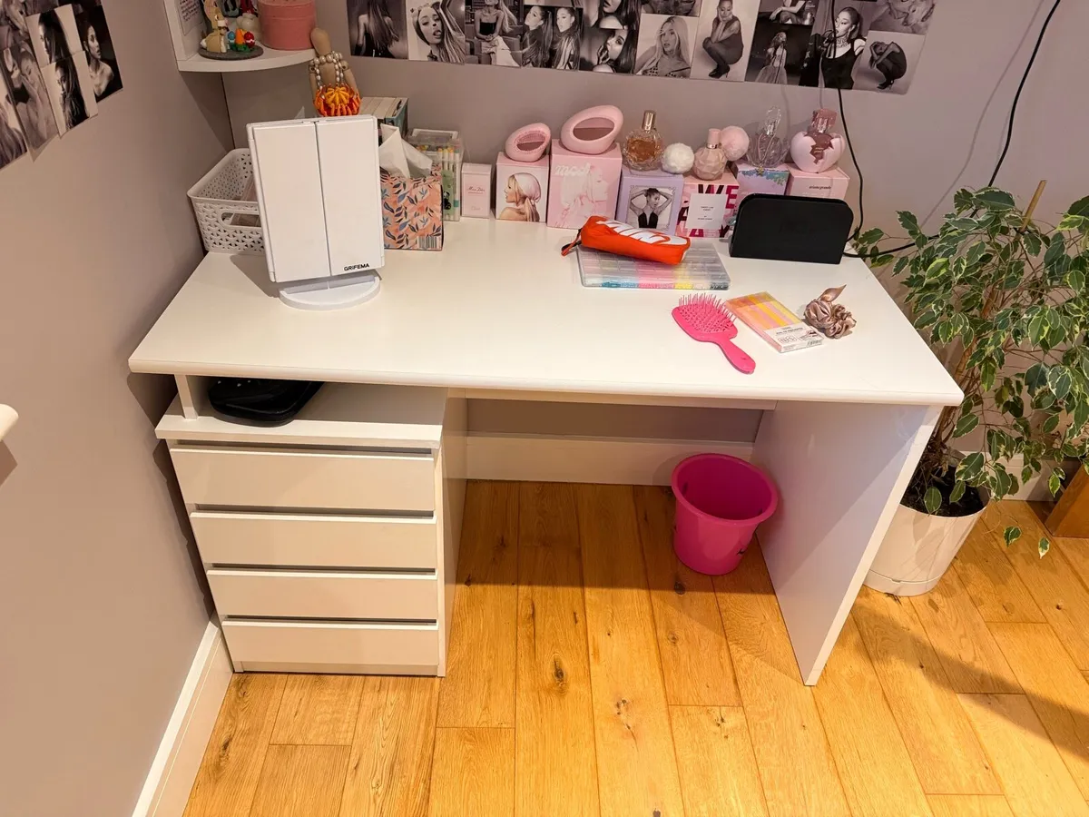 Kids Computer Desk - Image 1