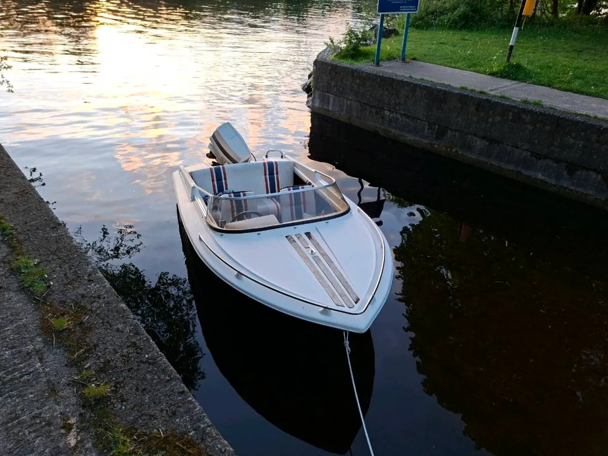 Broom speed boat with 60hp Johnson 2T - Image 2