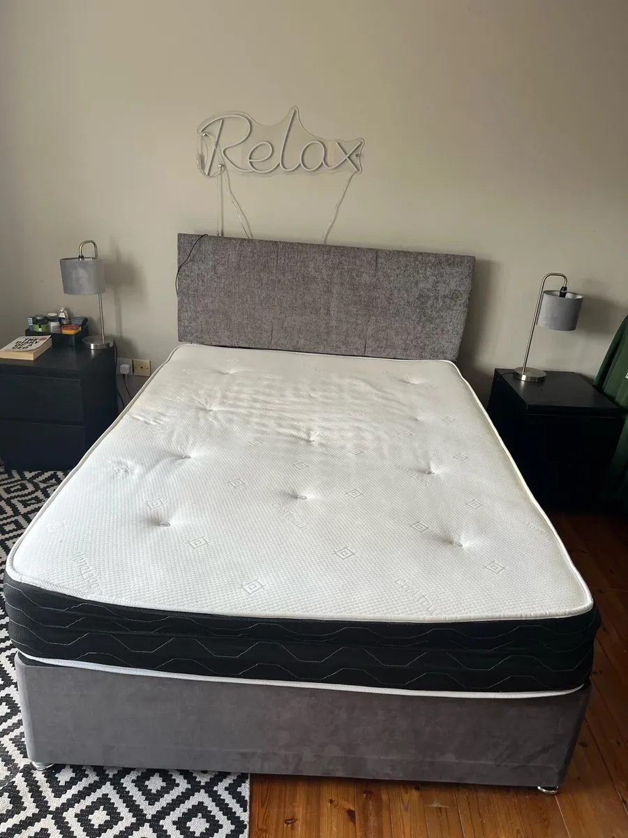 Bedroom furniture - Image 1