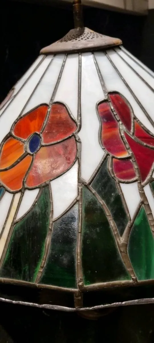 ANTIQUE TIFFANY GLASS 100 YR LAMP - Image 3