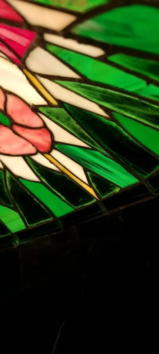 ANTIQUE TIFFANY GLASS OLD LAMP - Image 4