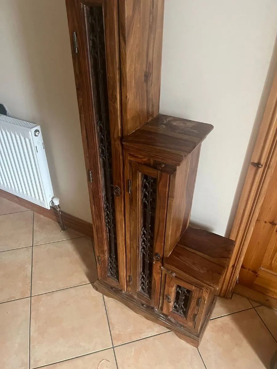 WOODEN STAND - Image 2