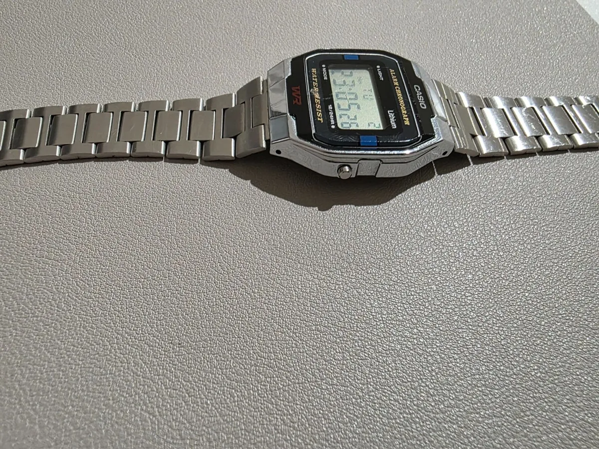 Casio Men's Retro Watch - Image 4