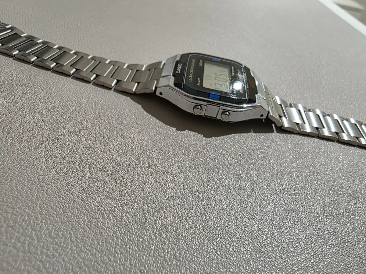Casio Men's Retro Watch - Image 2