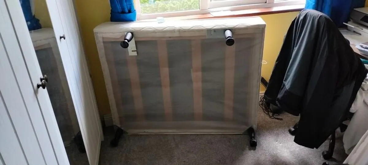 Free single bed divan - Image 3