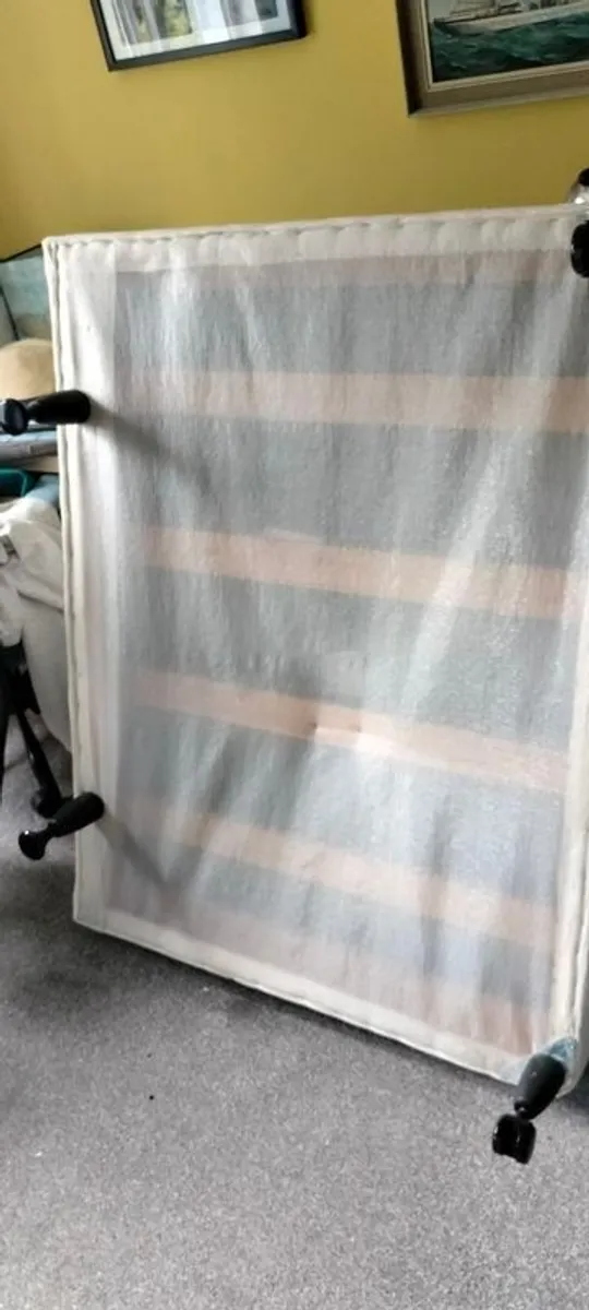 Free single bed divan - Image 4