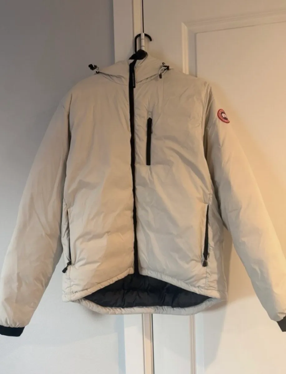 Canada goose white lodge - Image 1