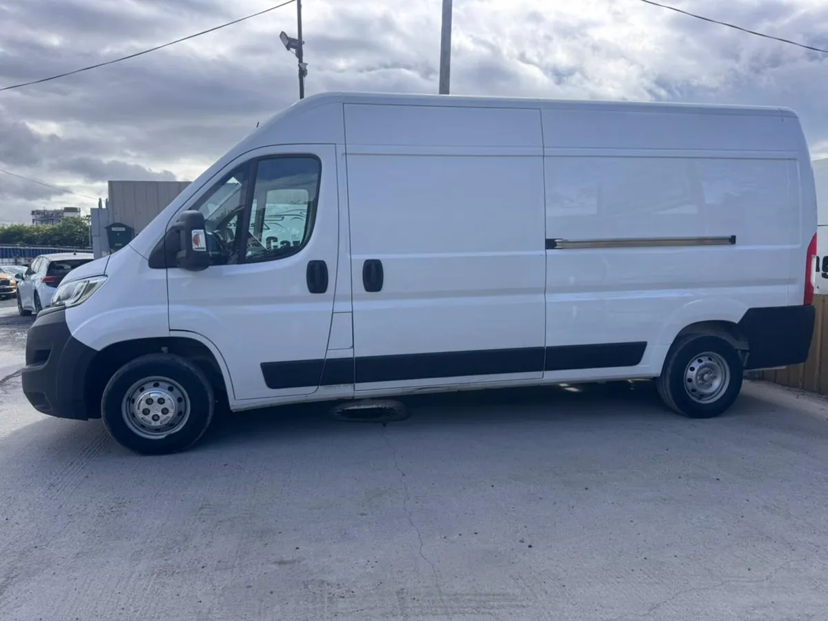 222 Opel Movano 2.2D Low Miles Warranty - Image 2