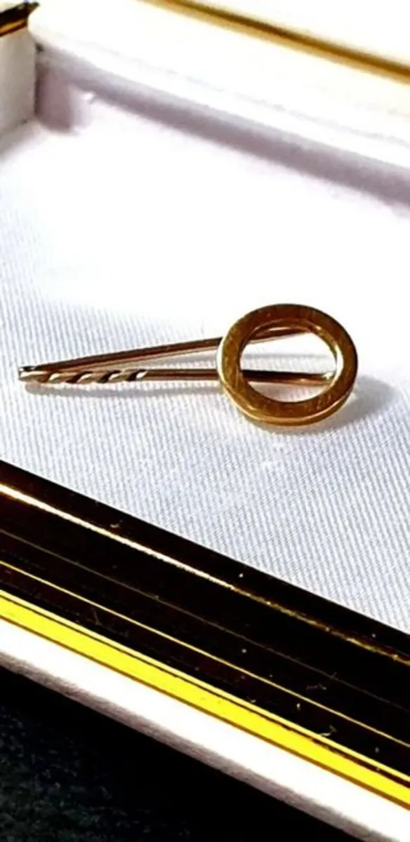 Vintage 9ct Gold Tie Pin - Image 2