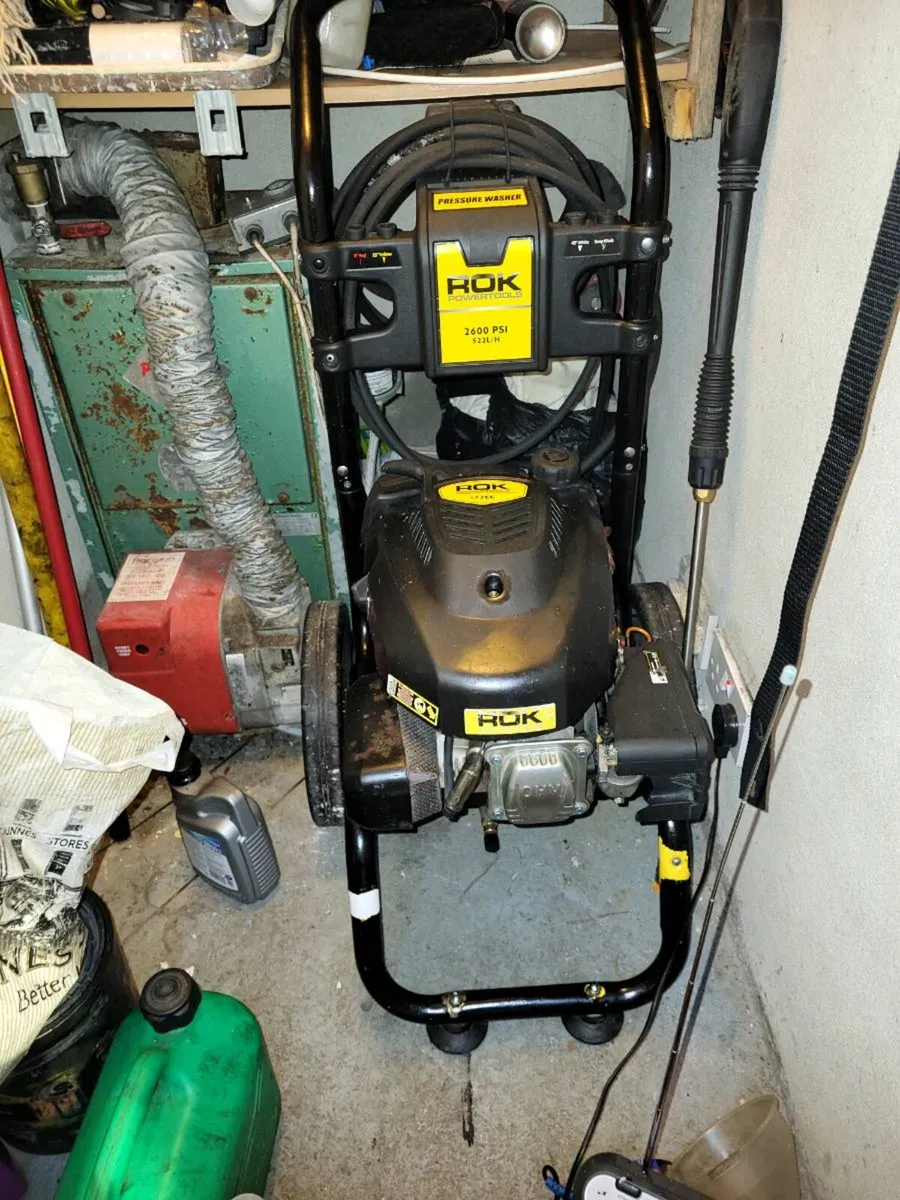 ROK petrol power washer - Image 1