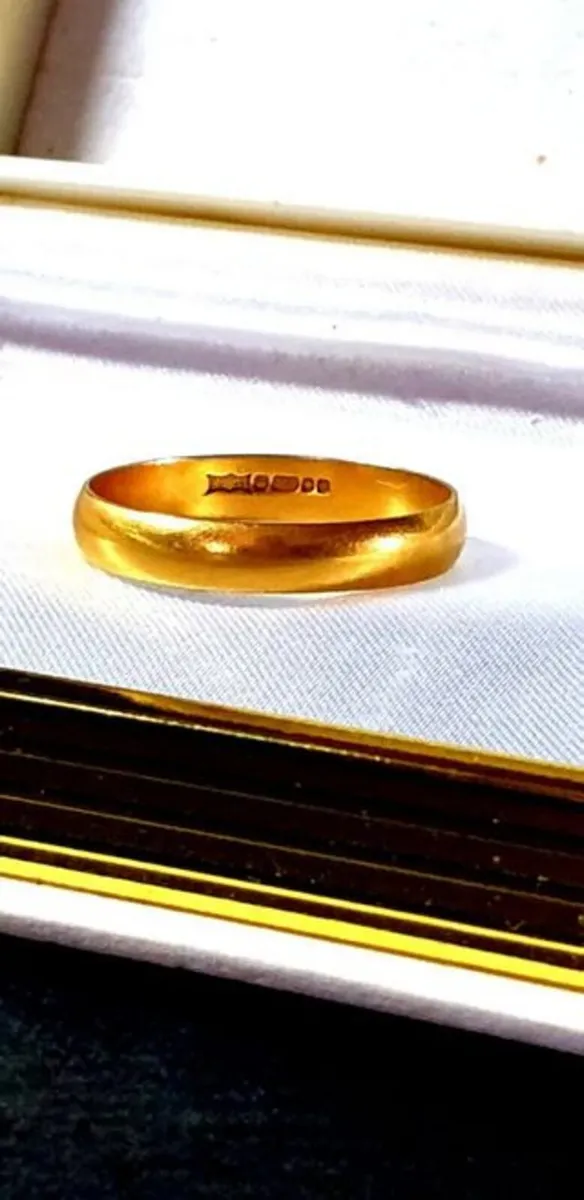 Vintage 18k Gold Wedding Ring - Image 4