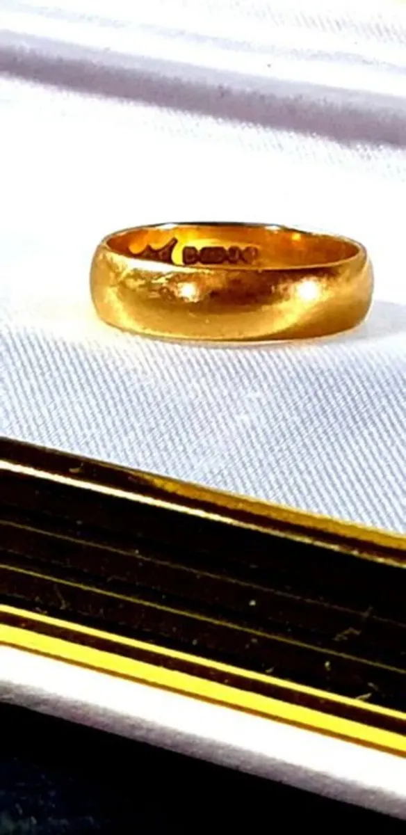 Vintage 18k Gold Wedding Ring - Image 4