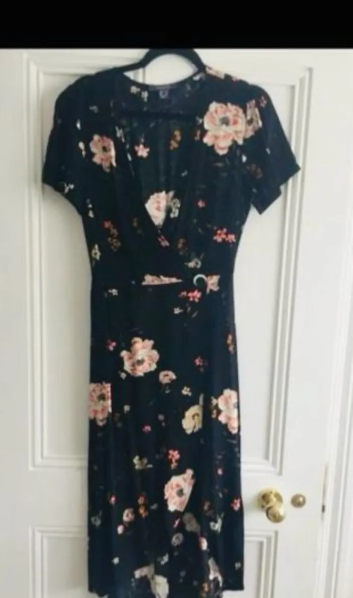Gorgeous Ladies Black Wrap Floral Dress: Size 10 - Image 2