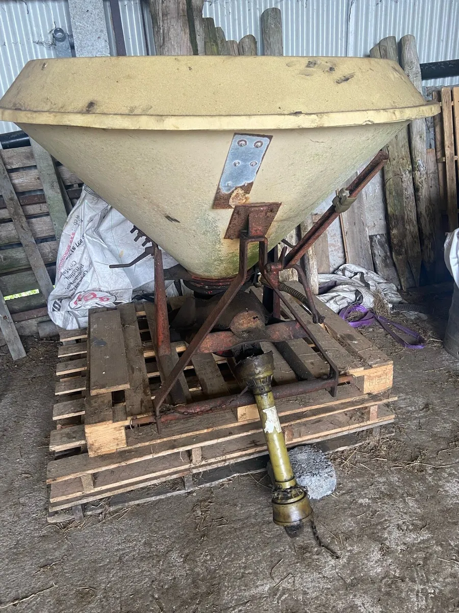 Vicon Fertiliser spreader - Image 3
