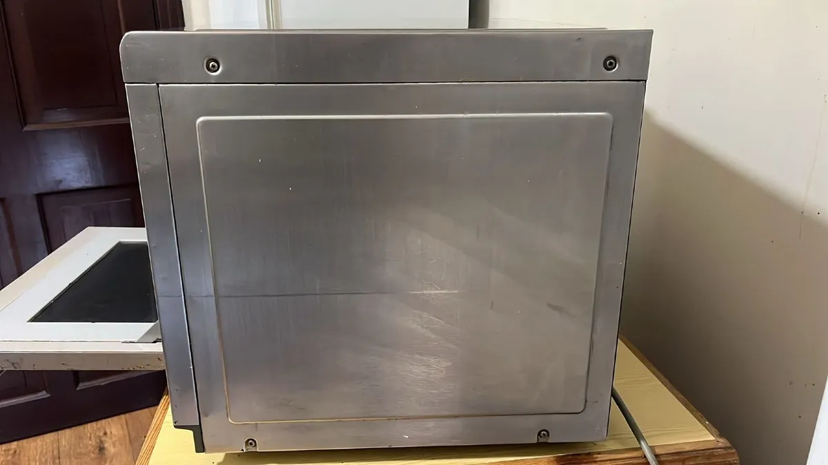 Commercial Microwave - Image 3