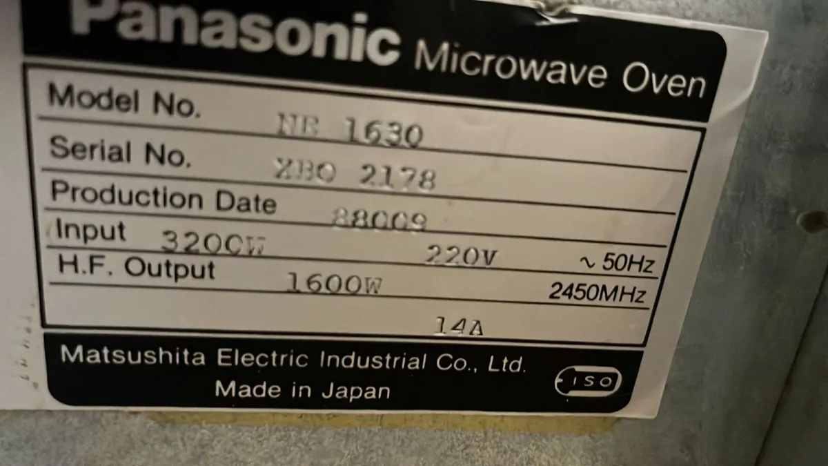 Commercial Microwave - Image 4